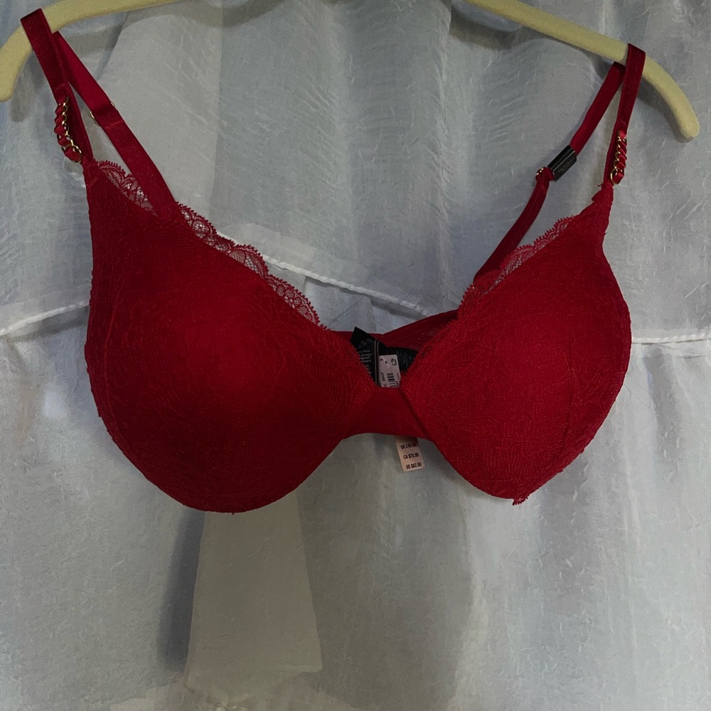 NEW 32 DDD Victoria’s Secret bra